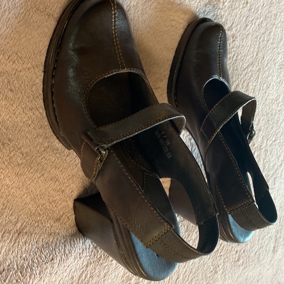 Born NWT heels have box very comfortable just wrong size Brown leather sz 7 - Picture 5 of 6